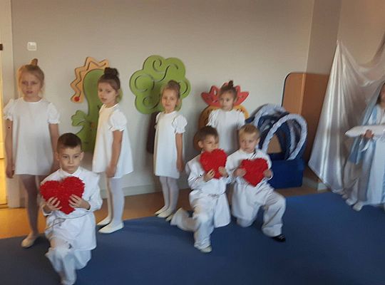 Jasełka w wykonaniu starszaków