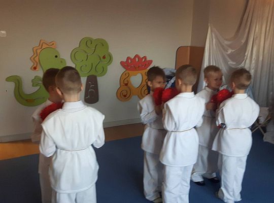 Jasełka w wykonaniu starszaków