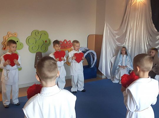 Jasełka w wykonaniu starszaków