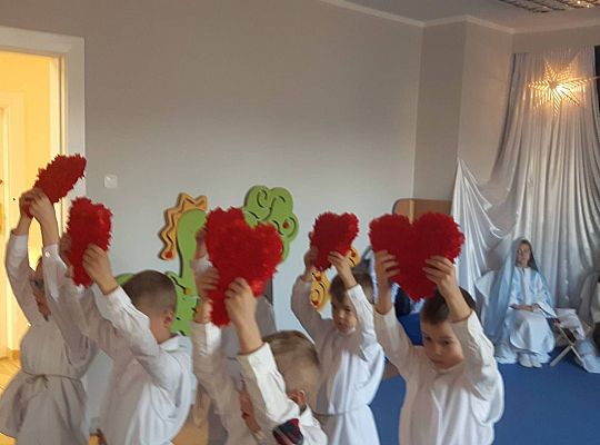 Jasełka w wykonaniu starszaków