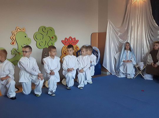 Jasełka w wykonaniu starszaków