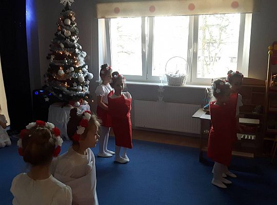 Jasełka w wykonaniu starszaków