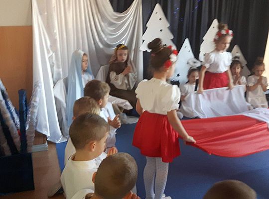 Jasełka w wykonaniu starszaków