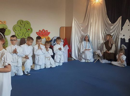 Jasełka w wykonaniu starszaków