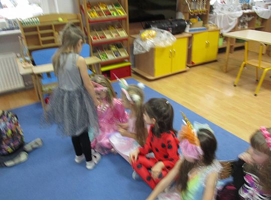 gr IV Urodzinki Niny i Kornelki