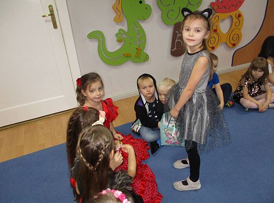 gr IV Urodzinki Niny i Kornelki