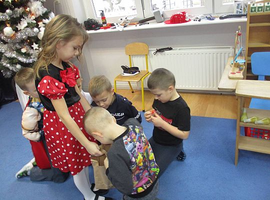 gr IV Urodzinki Niny i Kornelki