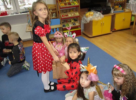 gr IV Urodzinki Niny i Kornelki