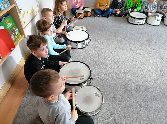 Gr III Zajęcia muzyczne z Panem Wiesławem Karpikiem