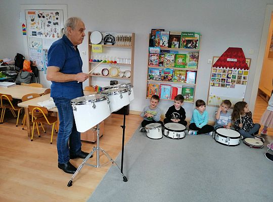 Gr III Zajęcia muzyczne z Panem Wiesławem Karpikiem