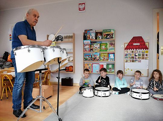 Gr III Zajęcia muzyczne z Panem Wiesławem Karpikiem