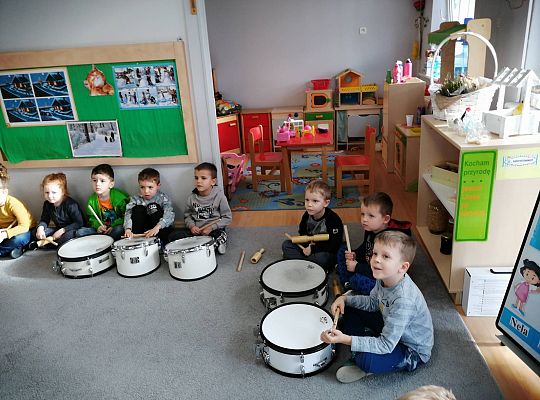 Gr III Zajęcia muzyczne z Panem Wiesławem Karpikiem