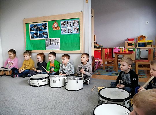 Gr III Zajęcia muzyczne z Panem Wiesławem Karpikiem