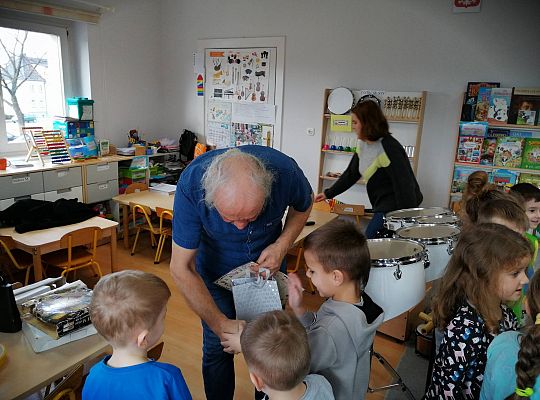 Gr III Zajęcia muzyczne z Panem Wiesławem Karpikiem