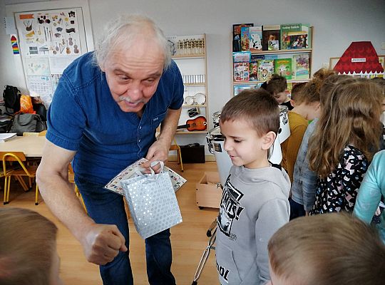 Gr III Zajęcia muzyczne z Panem Wiesławem Karpikiem