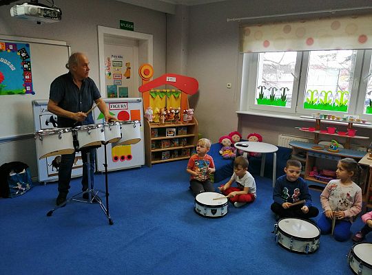 Gr IV zajęcia muzyczne z Panem Wiesławem Karpikiem
