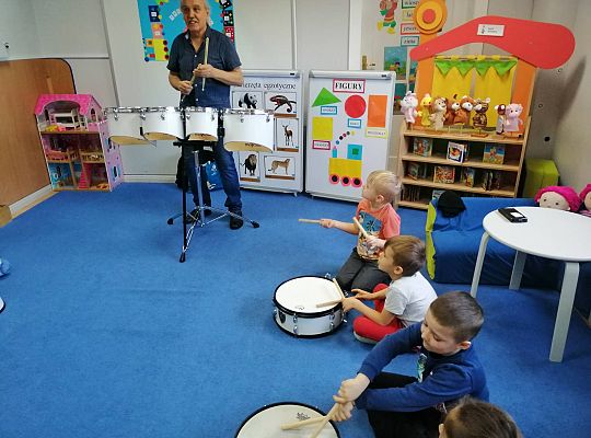 Gr IV zajęcia muzyczne z Panem Wiesławem Karpikiem