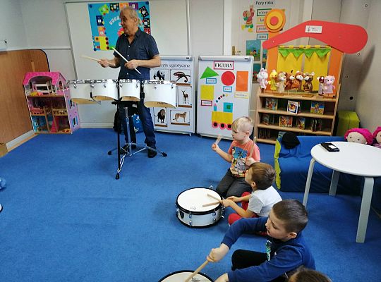 Gr IV zajęcia muzyczne z Panem Wiesławem Karpikiem