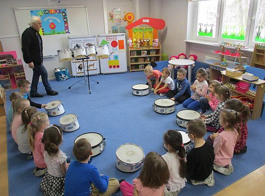 Gr IV zajęcia muzyczne z Panem Wiesławem Karpikiem