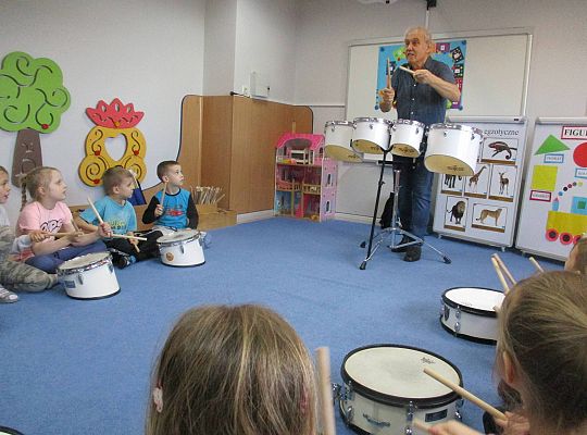 Gr IV zajęcia muzyczne z Panem Wiesławem Karpikiem