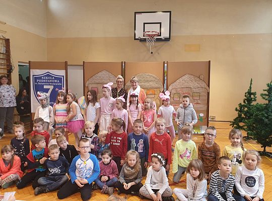 GR IV Przedstawienie "Trzy świnki" w Szkole Podstawowej nr 7