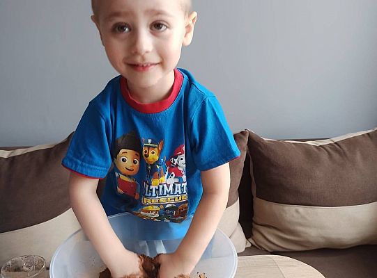 Sensoryczne błotko ze zwierzątkami