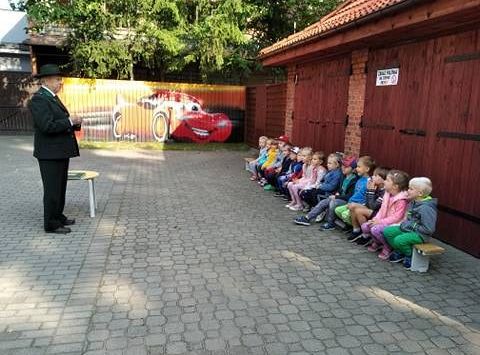 Gr III Spotkanie z myśliwym oraz sokolnikiem z Koła Łowieckiego "Głuszec"