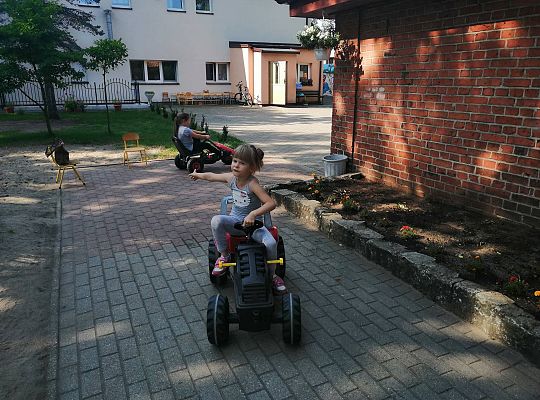 GR IV Zabawy na placu zabaw