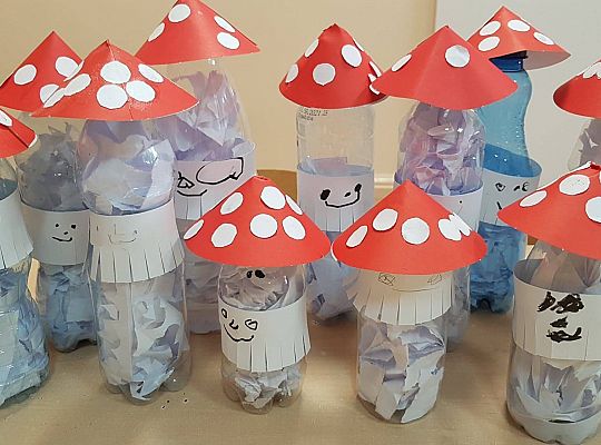 Gr II Muchomorek,muchomorek ma kapelusz w biały wzorek