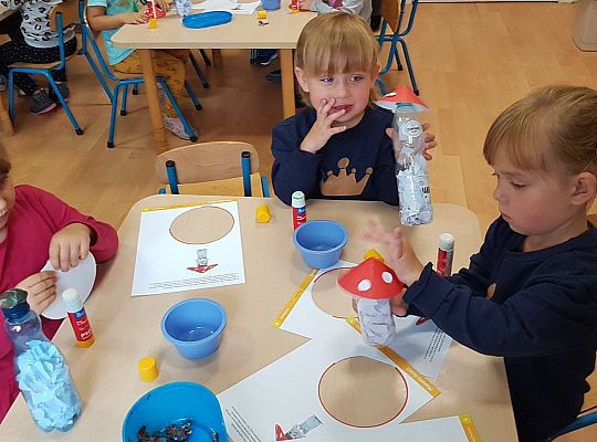 Gr II Muchomorek,muchomorek ma kapelusz w biały wzorek