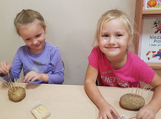 Gr II Czy wy może o tym wiecie ,że jeż kolce ma na grzbiecie?