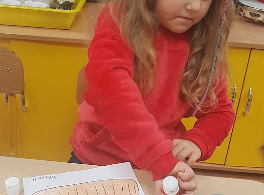 GR IV "Idzie zima" - praca plastyczna