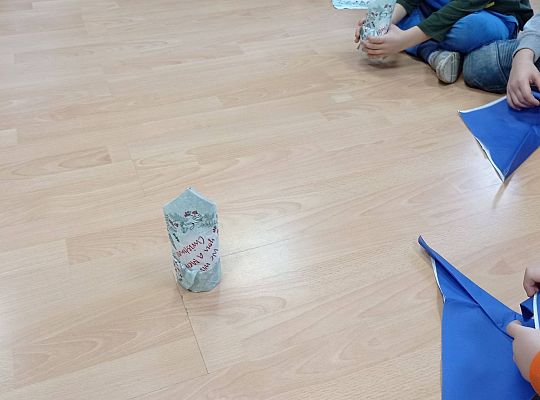 GR IV Uczymy się nakrywać do Wigilijnego stołu oraz składać serwetki