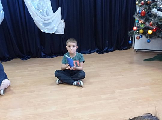 GR IV Uczymy się nakrywać do Wigilijnego stołu oraz składać serwetki