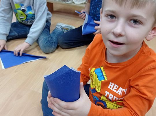 GR IV Uczymy się nakrywać do Wigilijnego stołu oraz składać serwetki