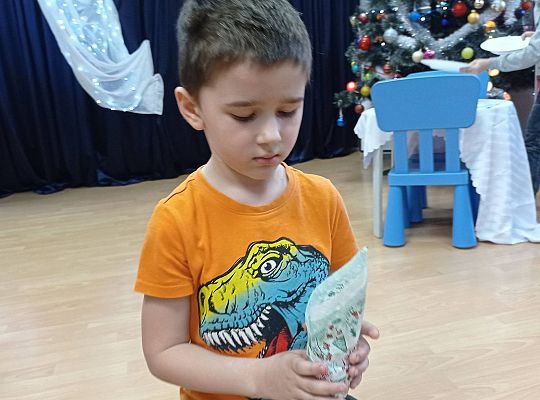 GR IV Uczymy się nakrywać do Wigilijnego stołu oraz składać serwetki