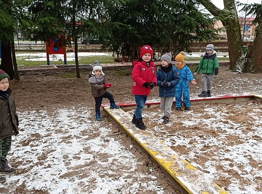 GR III Ferie - zabawy na placu zabaw