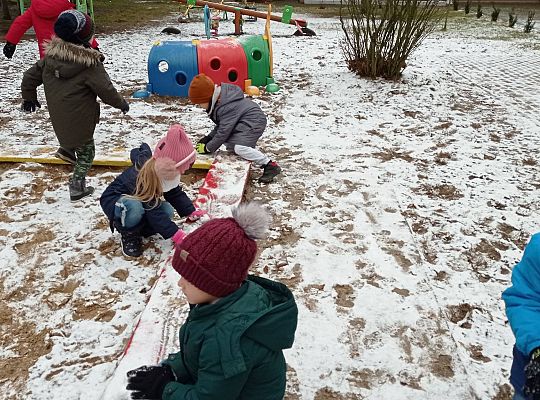 GR III Ferie - zabawy na placu zabaw