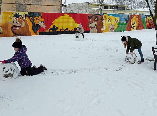 GR IV Lepimy Bałwany oraz śpiewamy zimową piosenkę