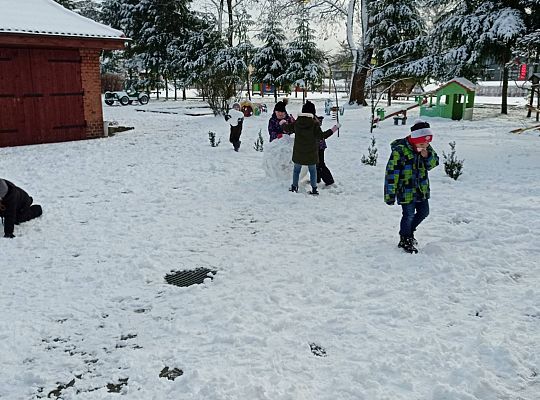 GR IV Lepimy Bałwany oraz śpiewamy zimową piosenkę