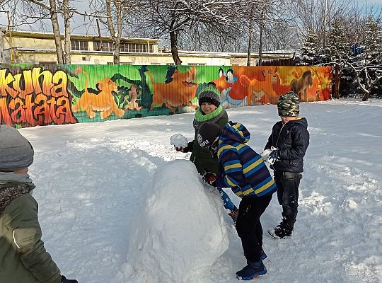 GR IV Lepimy Bałwany oraz śpiewamy zimową piosenkę