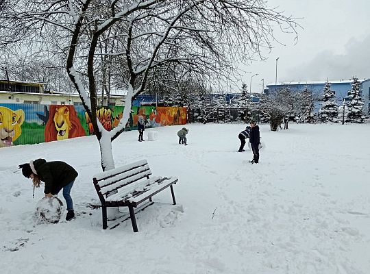 GR IV Lepimy Bałwany oraz śpiewamy zimową piosenkę