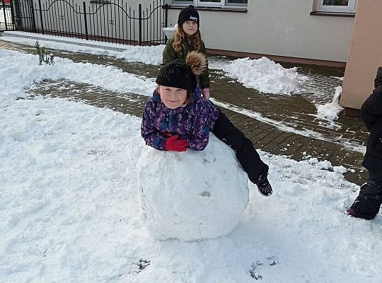 GR IV Lepimy Bałwany oraz śpiewamy zimową piosenkę