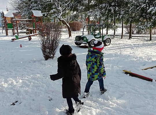 GR IV Lepimy Bałwany oraz śpiewamy zimową piosenkę