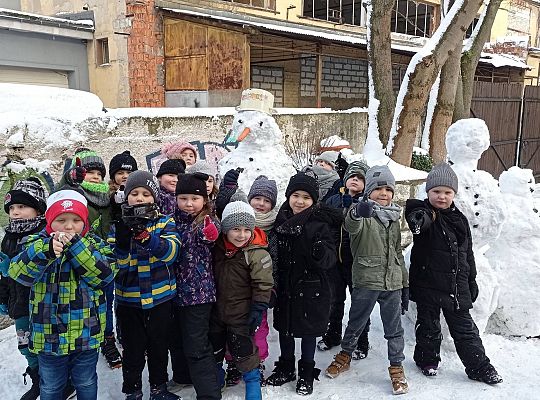 GR IV Lepimy Bałwany oraz śpiewamy zimową piosenkę