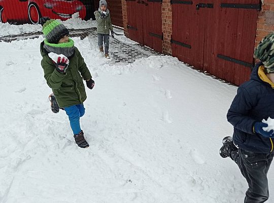 GR IV Lepimy Bałwany oraz śpiewamy zimową piosenkę