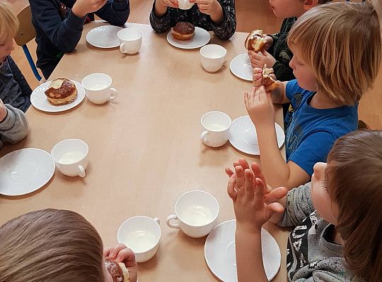 Gr II Tłusty czwartek czyli " Dzień Pączka"