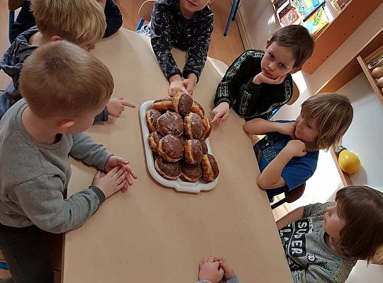 Gr II Tłusty czwartek czyli " Dzień Pączka"