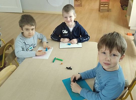 GR III Bałwanki z plasteliny