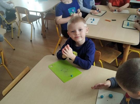 GR III Bałwanki z plasteliny